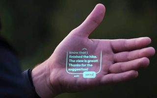 Kiamat Smartphone di Jakarta: Mengapa Warga Mulai Membuang Layar Kaca demi Teknologi Proyeksi Telapak Tangan (Palm-Tech)