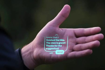 Kiamat Smartphone di Jakarta: Mengapa Warga Mulai Membuang Layar Kaca demi Teknologi Proyeksi Telapak Tangan (Palm-Tech)