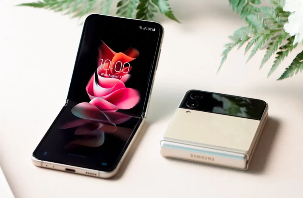 Smartphone Lipat 3 Mulai Dijual Rp 5 Jutaan, Tapi Anehnya Generasi Z Lebih Pilih HP Jadul – Inilah 3 Alasan di Balik Tren 'Anti-Canggih' yang Membingungkan